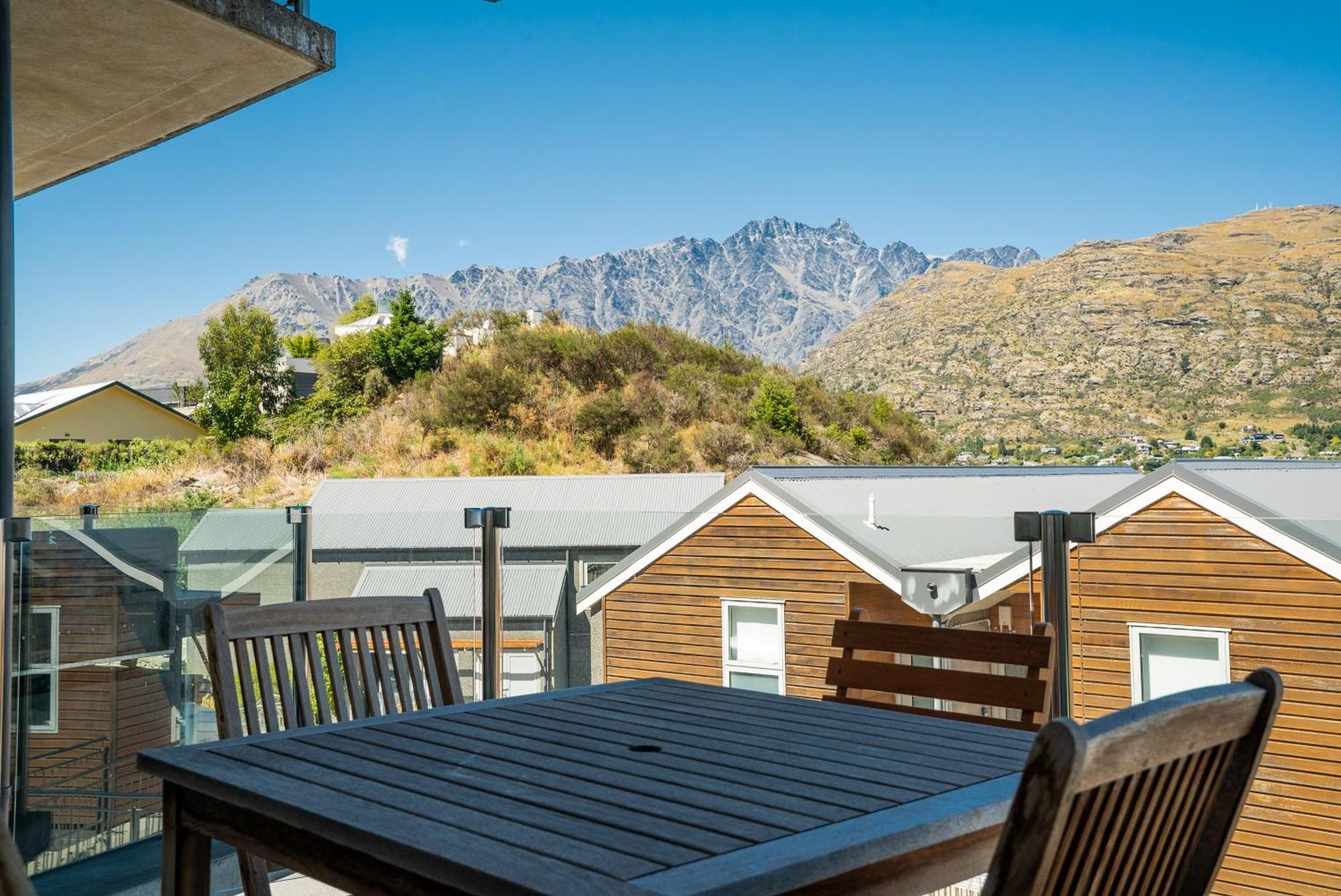 Lakeside Living - Modern 2-Bedroom Apartment Queenstown Eksteriør billede